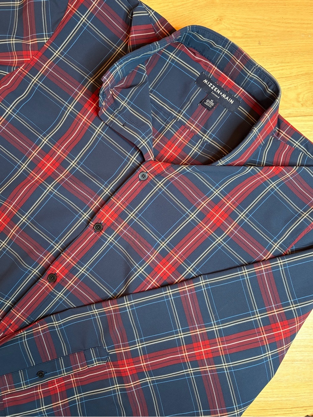 Mizzen+Main Navy & Red Plaid Classic No Tuck Shirt Medium
